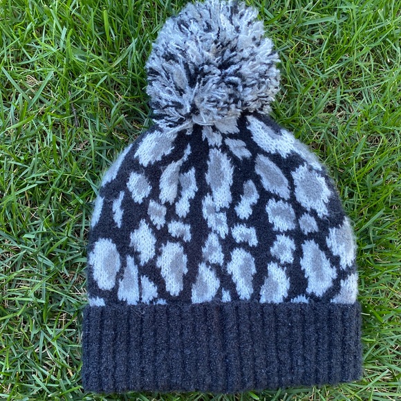 Leopard CC Pom Hat - Picture 3 of 3
